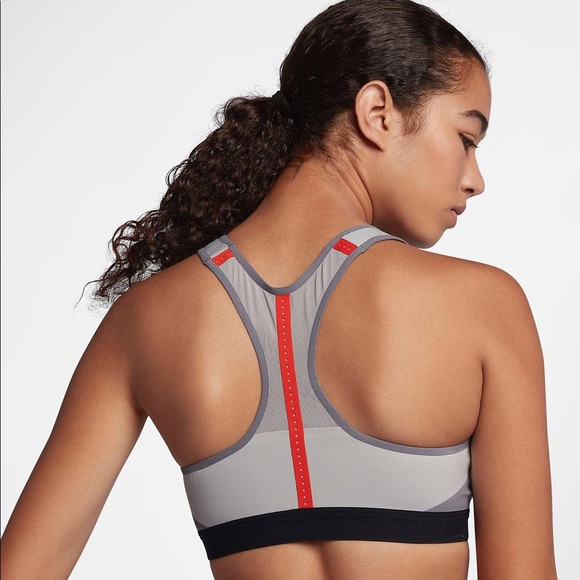 nike women's motion adapt sports bra